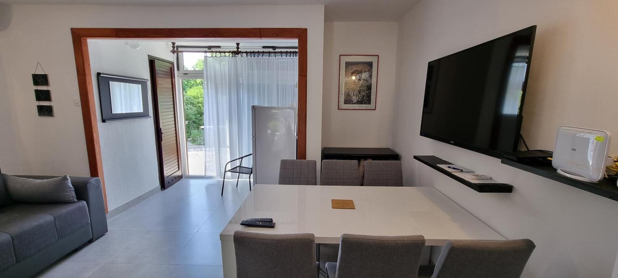 Skunca Apartment Mirna מראה חיצוני תמונה