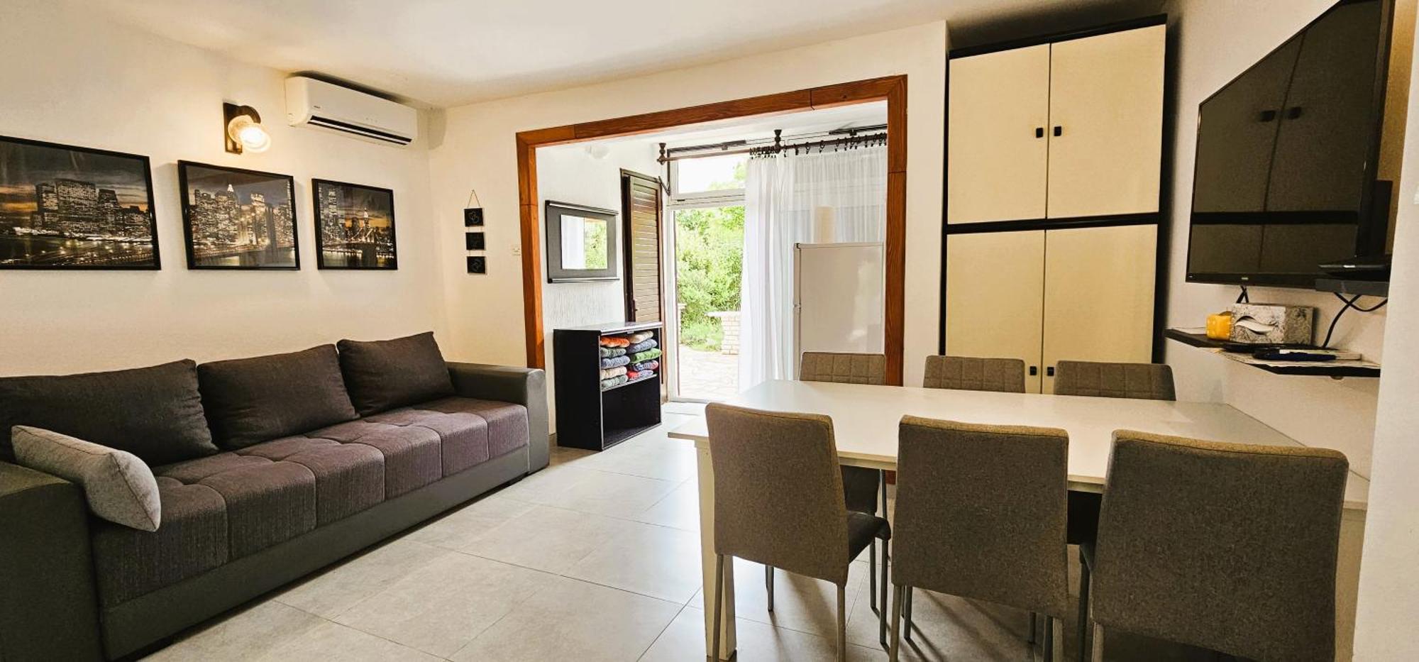 Skunca Apartment Mirna מראה חיצוני תמונה